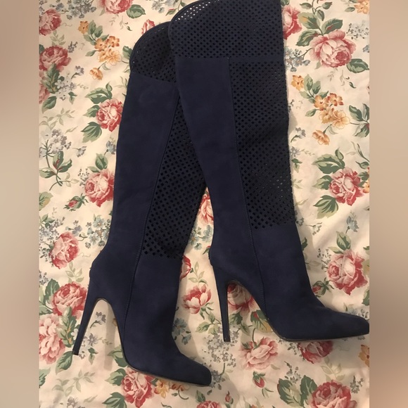 Balicia Heeled Boots - Picture 3 of 5